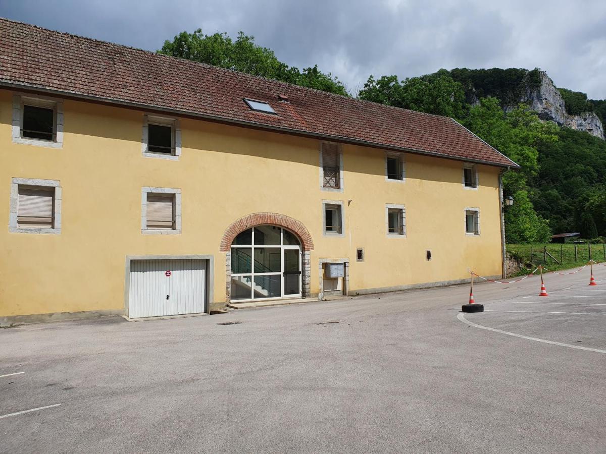 Du Moulin